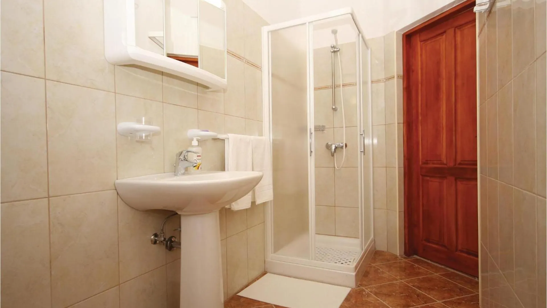 Gorgeous Home In Butkovici With Kitchen 0*, Butkovići 크로아티아