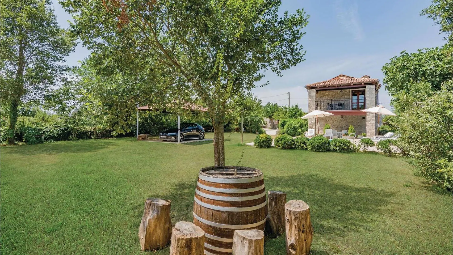 Holiday home Gorgeous Home In Butkovici With Kitchen